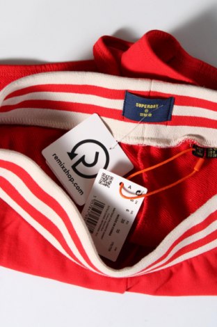 Γυναικείο κοντό παντελόνι Superdry, Μέγεθος M, Χρώμα Κόκκινο, Τιμή 5,61 €
