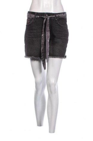 Γυναικείο κοντό παντελόνι Superdry, Μέγεθος M, Χρώμα Γκρί, Τιμή 22,43 €