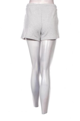 Дамски къс панталон Superdry, Размер L, Цвят Сив, Цена 20,40 лв.
