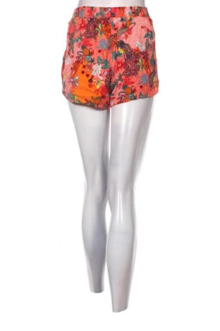 Дамски къс панталон Superdry, Размер M, Цвят Многоцветен, Цена 10,20 лв.