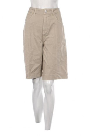 Дамски къс панталон Trussardi, Размер M, Цвят Многоцветен, Цена 84,32 лв.