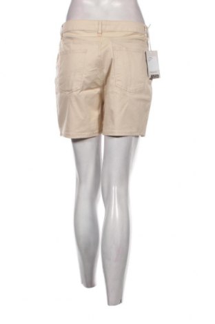 Γυναικείο κοντό παντελόνι Trussardi, Μέγεθος M, Χρώμα  Μπέζ, Τιμή 15,42 €