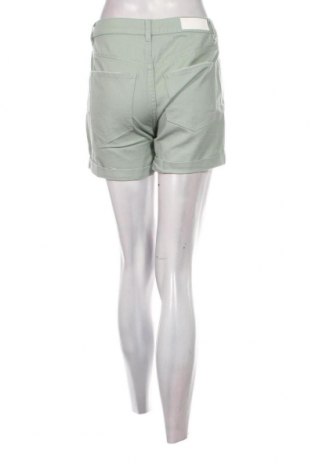 Дамски къс панталон Vero Moda, Размер S, Цвят Зелен, Цена 40,00 лв.