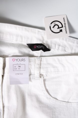 Γυναικείο κοντό παντελόνι Yours, Μέγεθος XL, Χρώμα Λευκό, Τιμή 15,98 €
