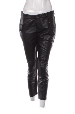 Дамски кожен панталон Gestuz, Размер M, Цвят Черен, Цена 188,00 лв.