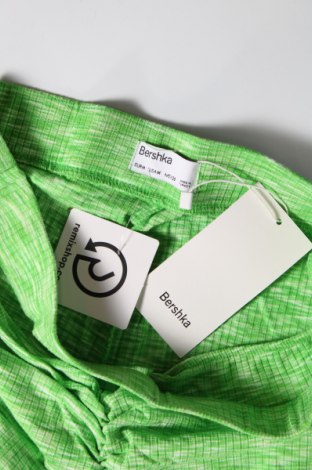 Γυναικείο παντελόνι Bershka, Μέγεθος M, Χρώμα Πράσινο, Τιμή 4,98 €