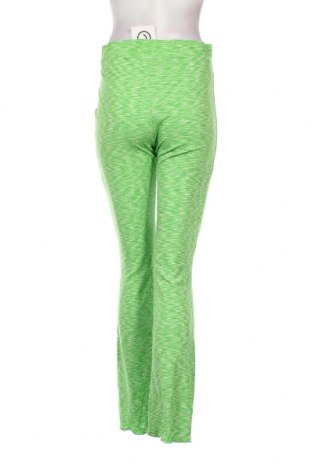 Γυναικείο παντελόνι Bershka, Μέγεθος M, Χρώμα Πράσινο, Τιμή 8,06 €
