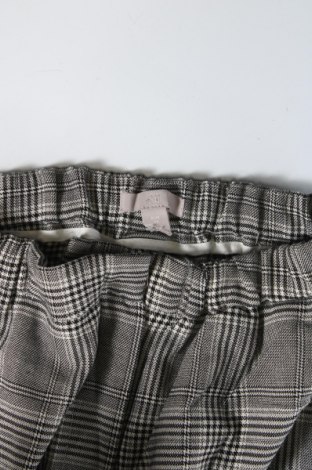 Дамски панталон H&M, Размер M, Цвят Сив, Цена 6,67 лв.