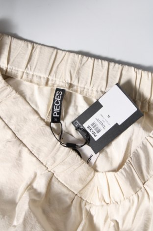 Γυναικείο παντελόνι Pieces, Μέγεθος XL, Χρώμα Εκρού, Τιμή 11,41 €