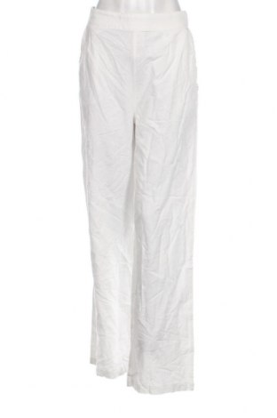 Pantaloni de femei Rhythm, Mărime M, Culoare Alb, Preț 286,18 Lei