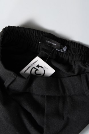 Γυναικείο παντελόνι Vero Moda, Μέγεθος XS, Χρώμα Γκρί, Τιμή 2,35 €