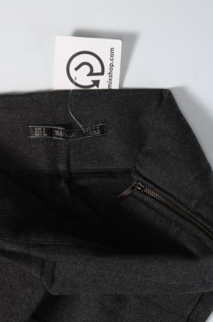 Дамски панталон Zara Trafaluc, Размер S, Цвят Сив, Цена 5,40 лв.