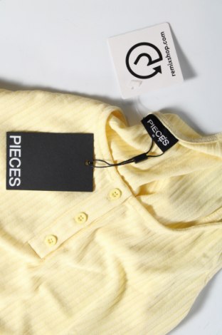 Γυναικείο αμάνικο μπλουζάκι Pieces, Μέγεθος M, Χρώμα Κίτρινο, Τιμή 5,01 €
