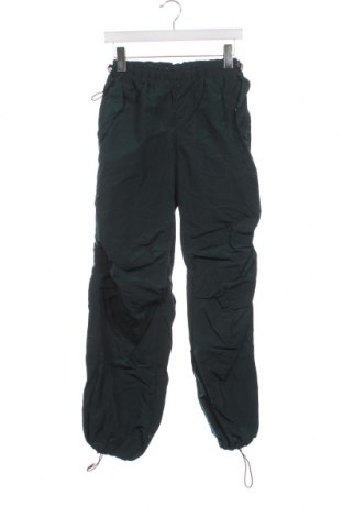 Pantaloni trening de femei Bershka, Mărime XS, Culoare Verde, Preț 66,77 Lei