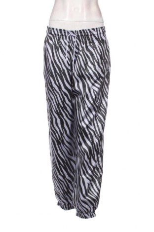 Pantaloni trening de femei Nike, Mărime M, Culoare Multicolor, Preț 95,39 Lei