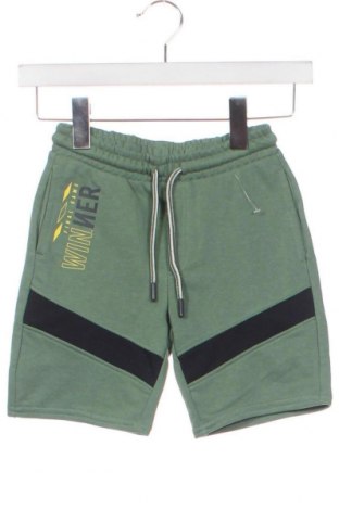 Kinder Shorts Kiabi, Größe 7-8y/ 128-134 cm, Farbe Grün, Preis 20,10 €