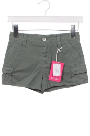 Детски къс панталон Nolita, Размер 8-9y/ 134-140 см, Цвят Зелен, Цена 10,62 лв.