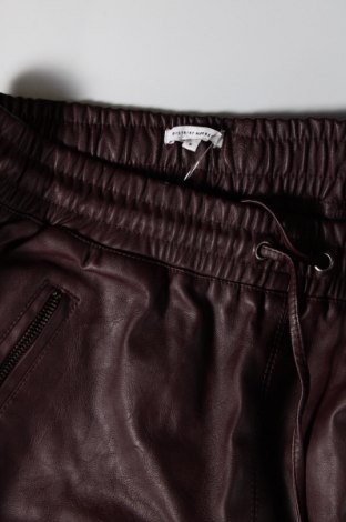 Kožená sukňa  Distrikt Norrebro, Veľkosť M, Farba Červená, Cena  1,78 €