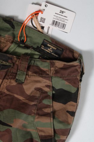 Ανδρικό κοντό παντελόνι Superdry, Μέγεθος S, Χρώμα Πολύχρωμο, Τιμή 15,07 €