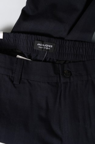 Ανδρικό παντελόνι Jack & Jones, Μέγεθος M, Χρώμα Μπλέ, Τιμή 5,50 €