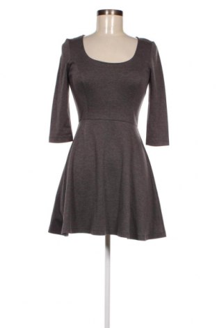 Kleid Fb Sister, Größe S, Farbe Grau, Preis 3,63 €