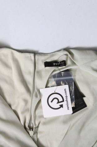 Kleid TFNC London, Größe M, Farbe Grün, Preis 68,04 €