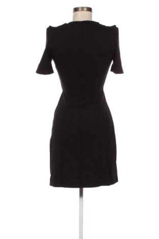 Φόρεμα Urban Revivo, Μέγεθος M, Χρώμα Μαύρο, Τιμή 52,58 €