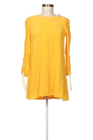Рокля Zara Trafaluc, Размер XS, Цвят Жълт, Цена 24,00 лв.