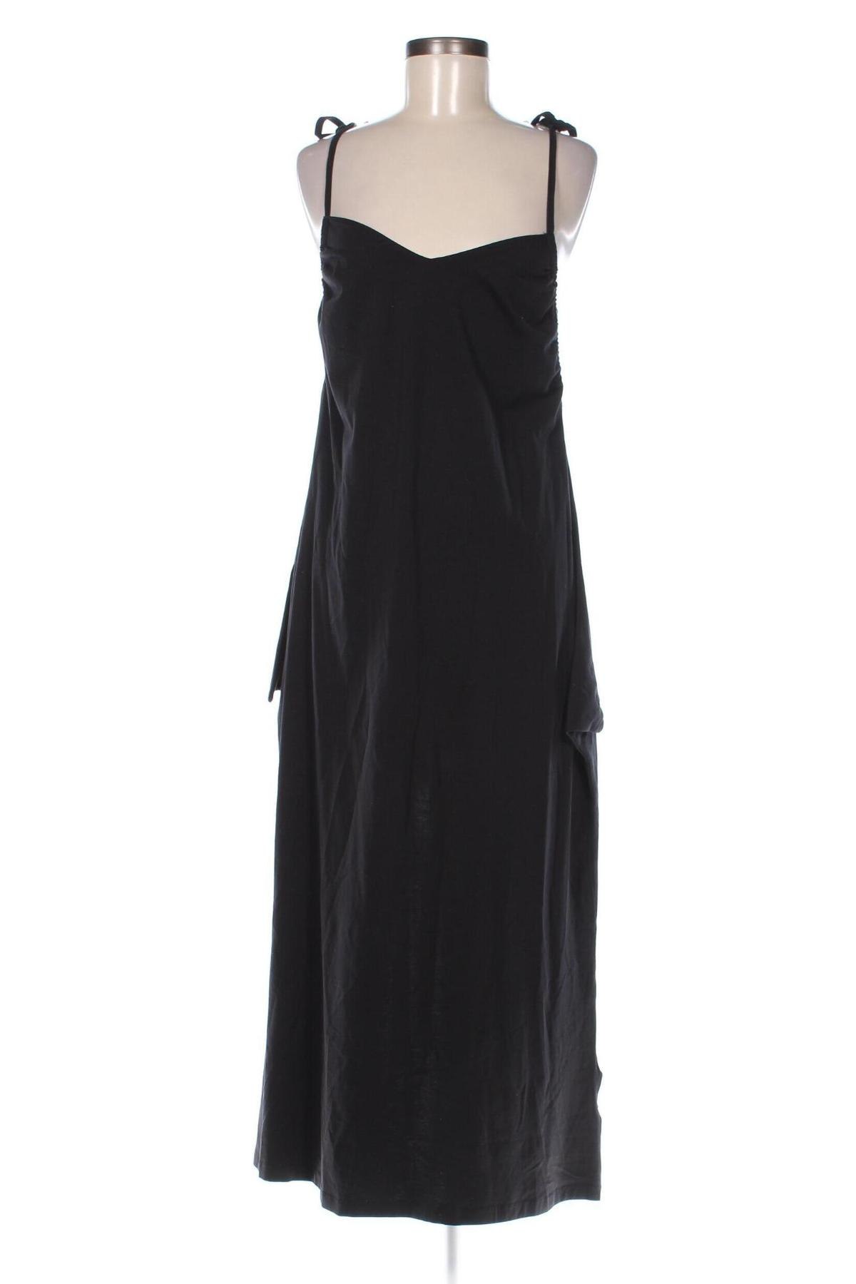 Kleid Silvian Heach, Größe M, Farbe Schwarz, Preis 15,34 €