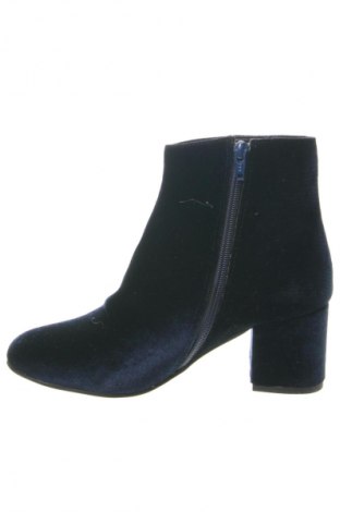 Botine de damă Steve Madden, Mărime 39, Culoare Albastru, Preț 244,90 Lei