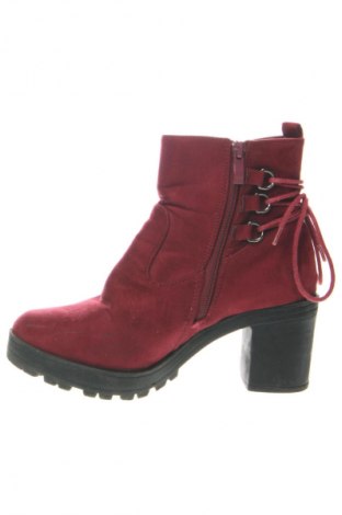 Damen Stiefeletten Vices, Größe 38, Farbe Rot, Preis 63,15 €