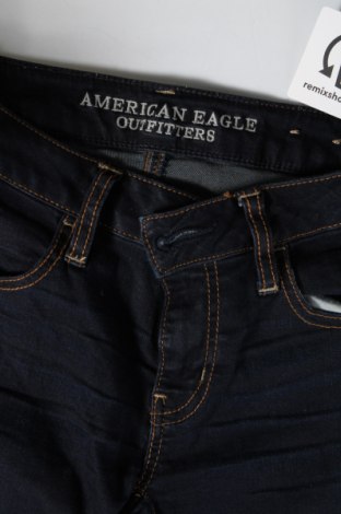 Дамски дънки American Eagle, Размер S, Цвят Син, Цена 41,49 лв.