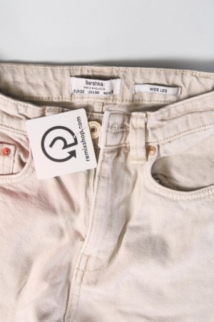 Damskie jeansy Bershka, Rozmiar XXS, Kolor Beżowy, Cena 46,99 zł