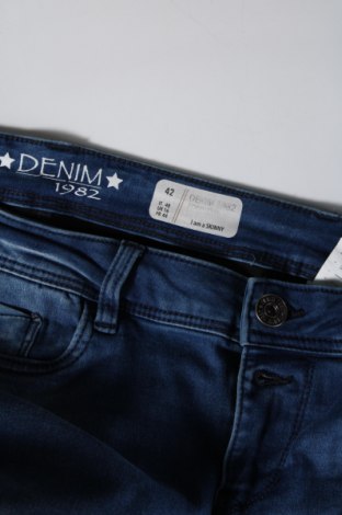 Γυναικείο Τζίν Denim 1982, Μέγεθος L, Χρώμα Μπλέ, Τιμή 15,00 €