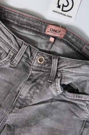 Damskie jeansy ONLY, Rozmiar XS, Kolor Szary, Cena 108,99 zł