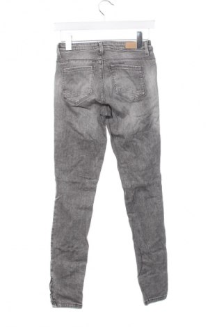 Damskie jeansy ONLY, Rozmiar XS, Kolor Szary, Cena 108,99 zł