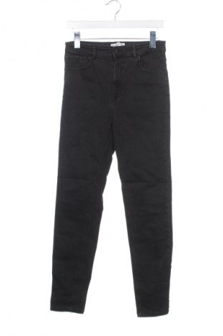 Damskie jeansy Pull&Bear, Rozmiar S, Kolor Czarny, Cena 41,99 zł