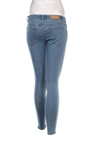 Damskie jeansy Pull&Bear, Rozmiar S, Kolor Niebieski, Cena 43,99 zł