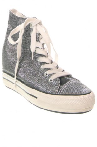 Damenschuhe, Größe 38, Farbe Silber, Preis 12,99 €