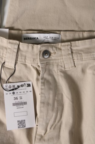 Damenhose Bershka, Größe S, Farbe Beige, Preis 11,99 €