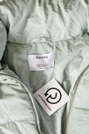 Geacă de femei Bershka, Mărime XS, Culoare Verde, Preț 190,99 Lei