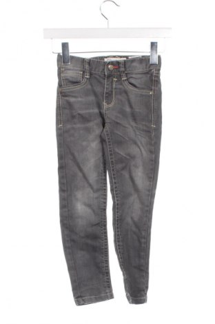 Kinderjeans S.Oliver, Größe 4-5y/ 110-116 cm, Farbe Grau, Preis € 8,99