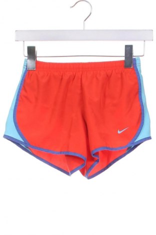 Παιδικό κοντό παντελόνι Nike, Μέγεθος 5-6y/ 116-122 εκ., Χρώμα Πολύχρωμο, Τιμή 14,00 €