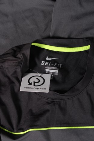 Bluză de bărbați Nike, Mărime S, Culoare Multicolor, Preț 94,99 Lei