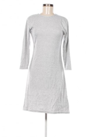 Kleid, Größe M, Farbe Grau, Preis 4,99 €