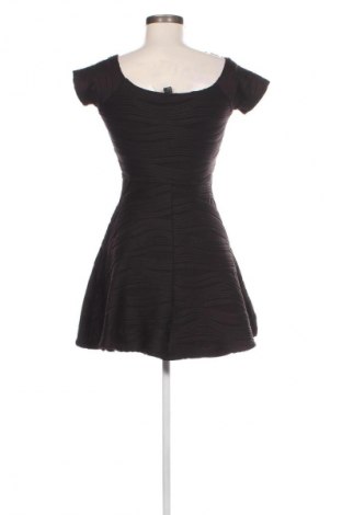 Kleid Forever 21, Größe S, Farbe Schwarz, Preis 4,99 €