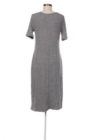 Kleid Now, Größe M, Farbe Grau, Preis 4,99 €