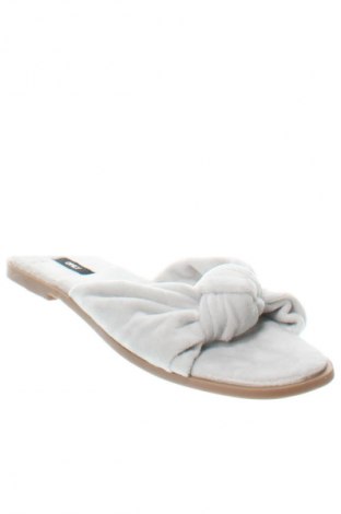 Чехли ONLY, Размер 37, Цвят Сив, Цена 42,99 лв.