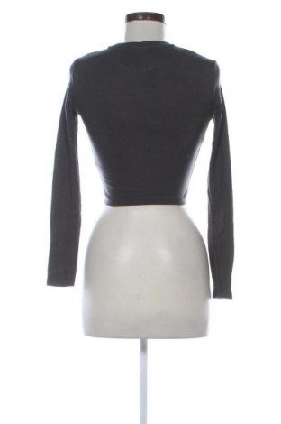 Dámská halenka Bershka, Velikost S, Barva Šedá, Cena  242,00 Kč