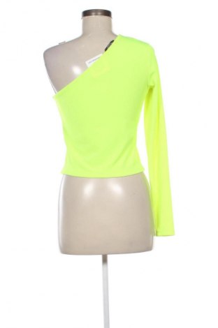 Дамска блуза Bershka, Размер L, Цвят Зелен, Цена 19,99 лв.